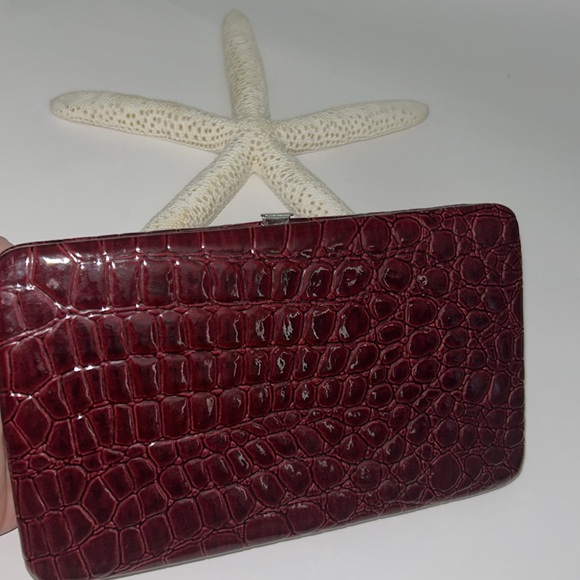 Vintage Faux Crocodile Embossed Deep Red / Burgundy Click Wallet / Clutch - Picture 14 of 16